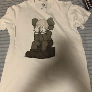 Kaws t shirt